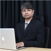 Englisch-Nachhilfelehrer, der Kinder jeden Alters unterrichtet